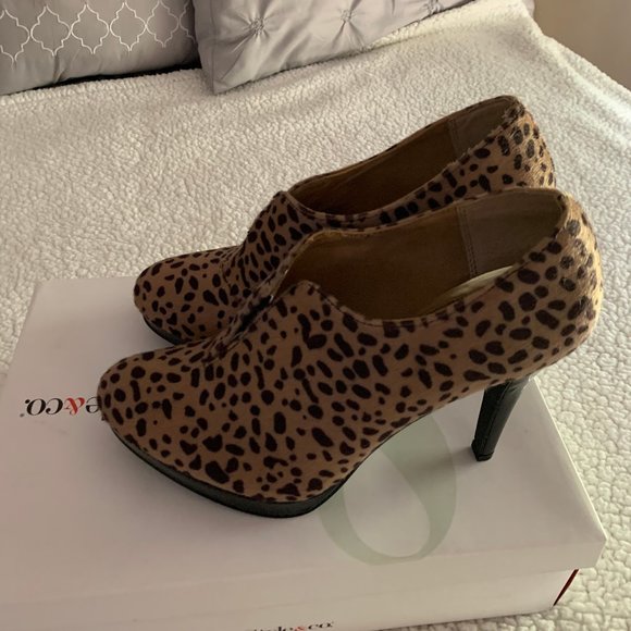 Style & Co Animal Print Bootie - Picture 4 of 7